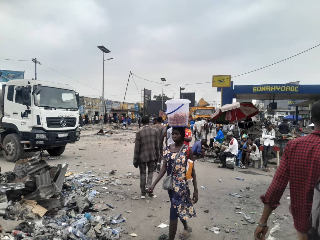 Kinshasa : la destruction du marché pirate de bayaka divise les opinions